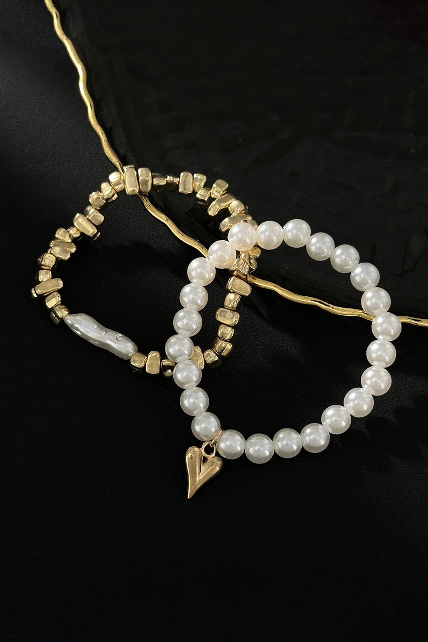 Gold Plated Irregular Bead Pearl Contrast Heart Decor 2pcs Bracelet Set