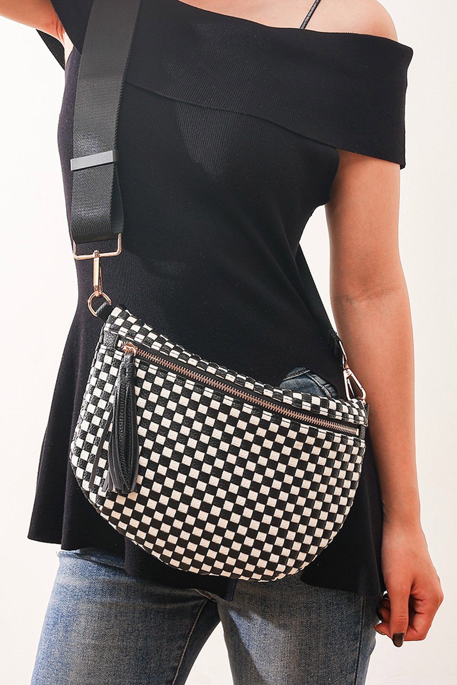 Color black Checkered Woven PU Leather Crossbody Bag Adjustable Strap Large Size