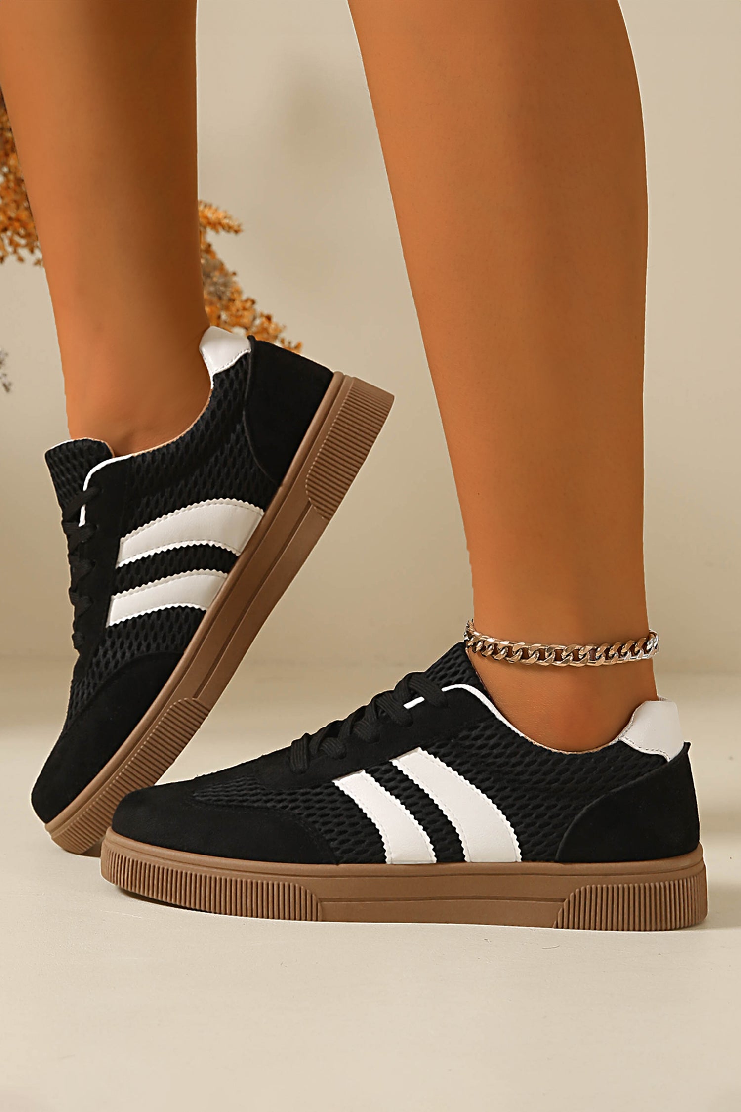 Color black Breathable Mesh Patchwork Lace Up Flat Shoes