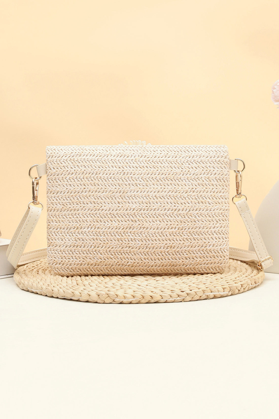 White Daisy Flower Straw Woven Zip Folded Magnetic Button Shoulder Bag