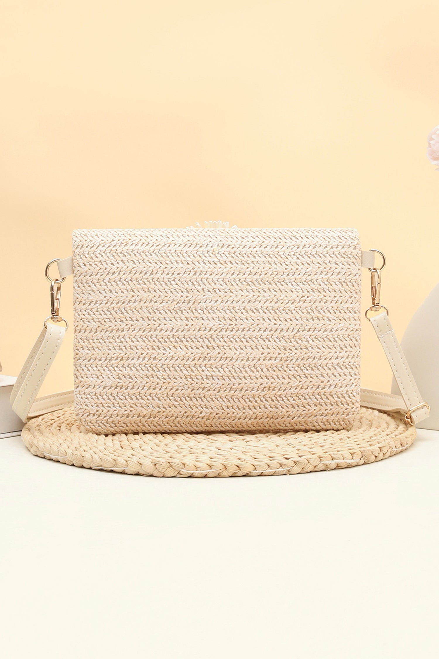 White Daisy Flower Straw Woven Zip Folded Magnetic Button Shoulder Bag