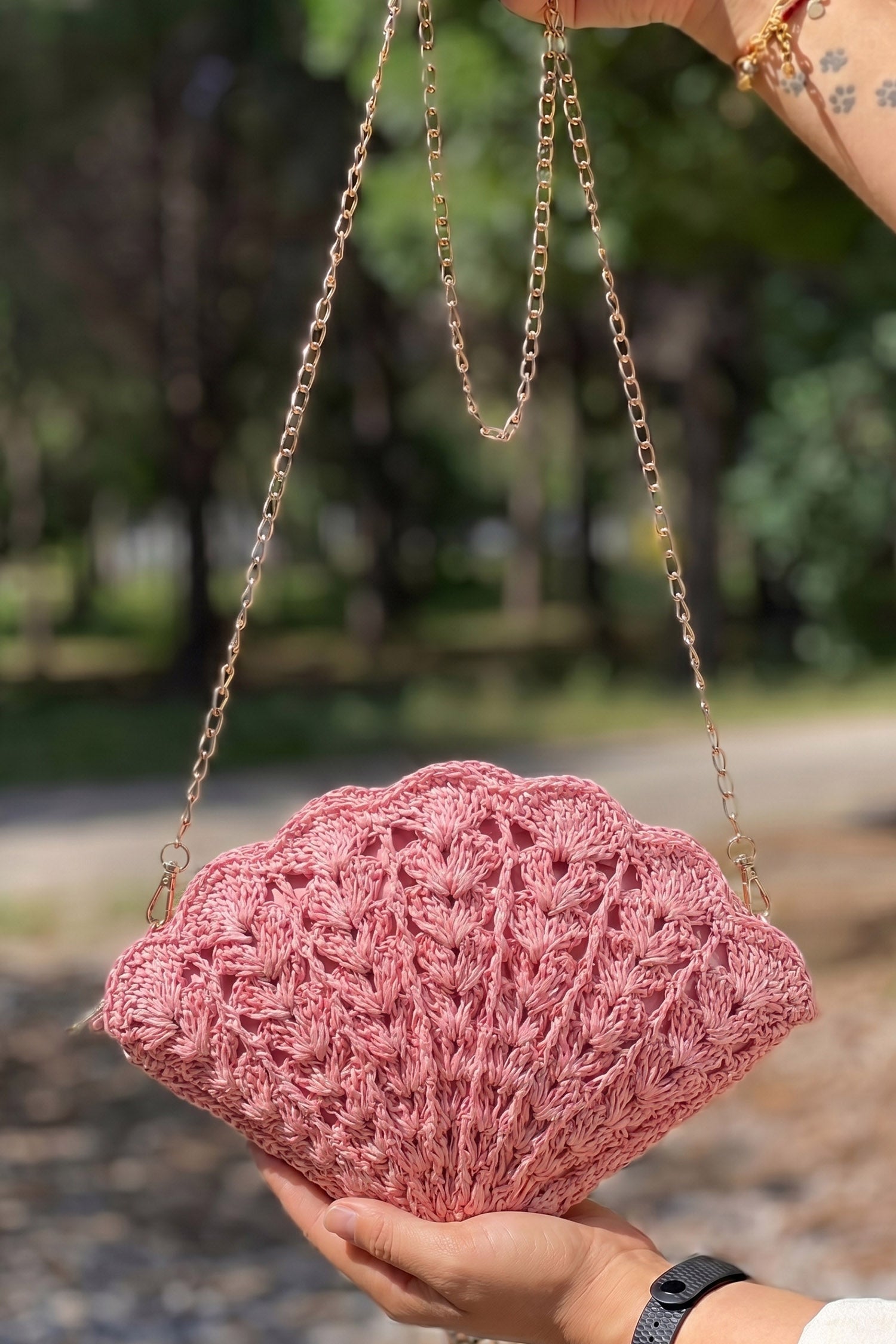 Pink Crochet Straw Beach Vacation Shell Shape Chain Strap Bag