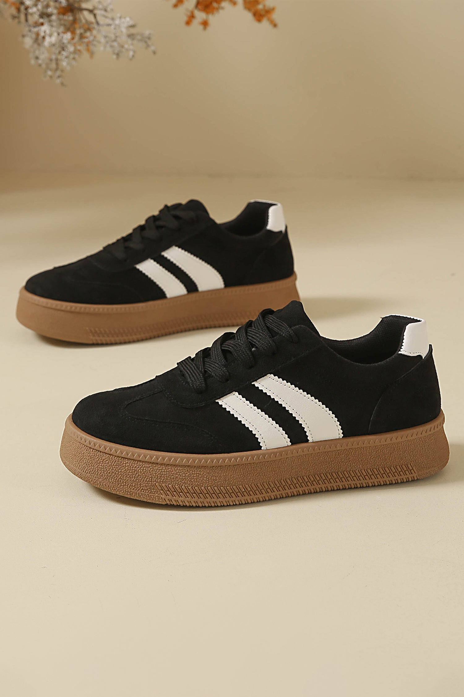 Color black Contrast PU Leather Detail Lace Up Casual Shoes