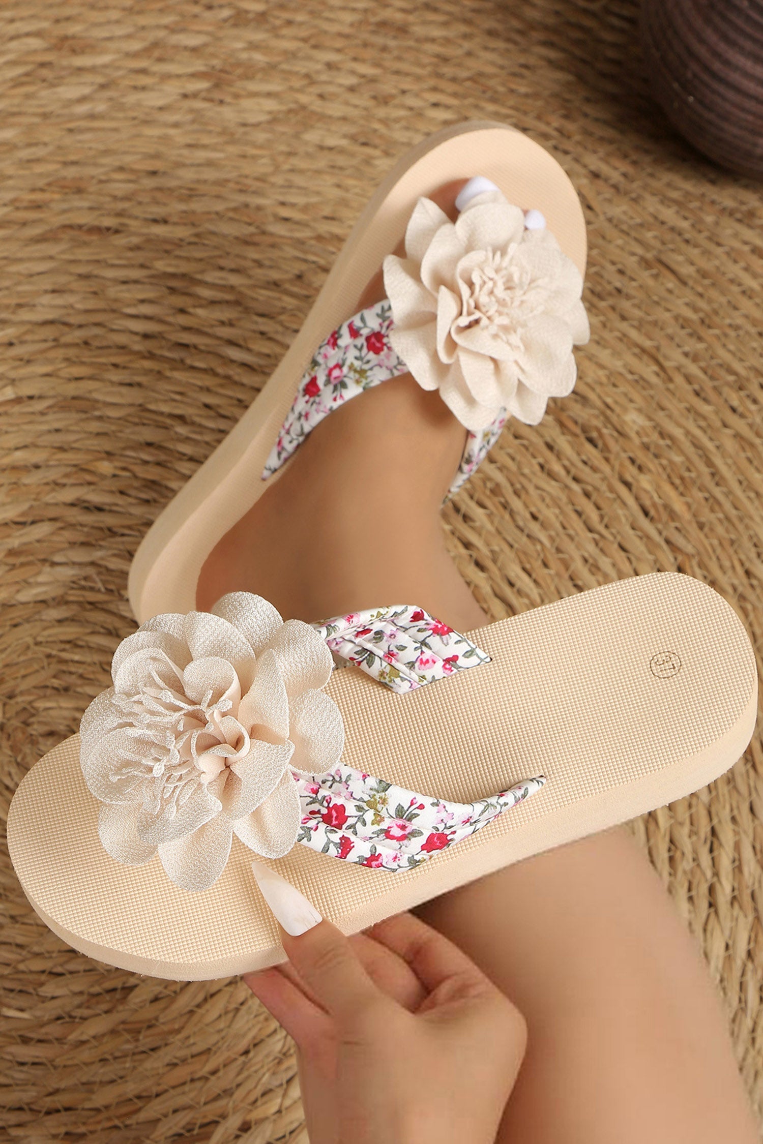 White 3D Flower Floral Straps Lightweight Platform Flip Flops