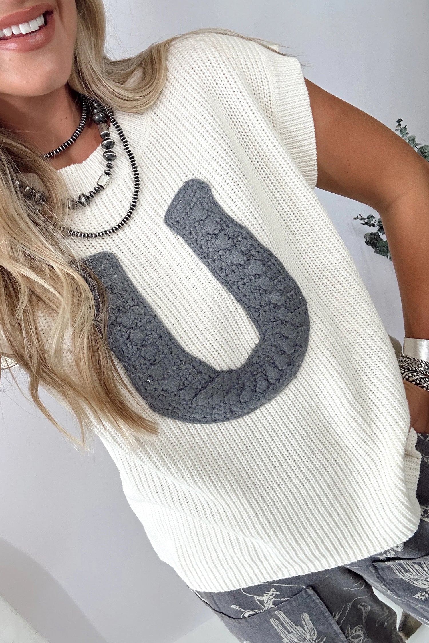 White Crochet Horseshoe Short Sleeve Knit Sweater