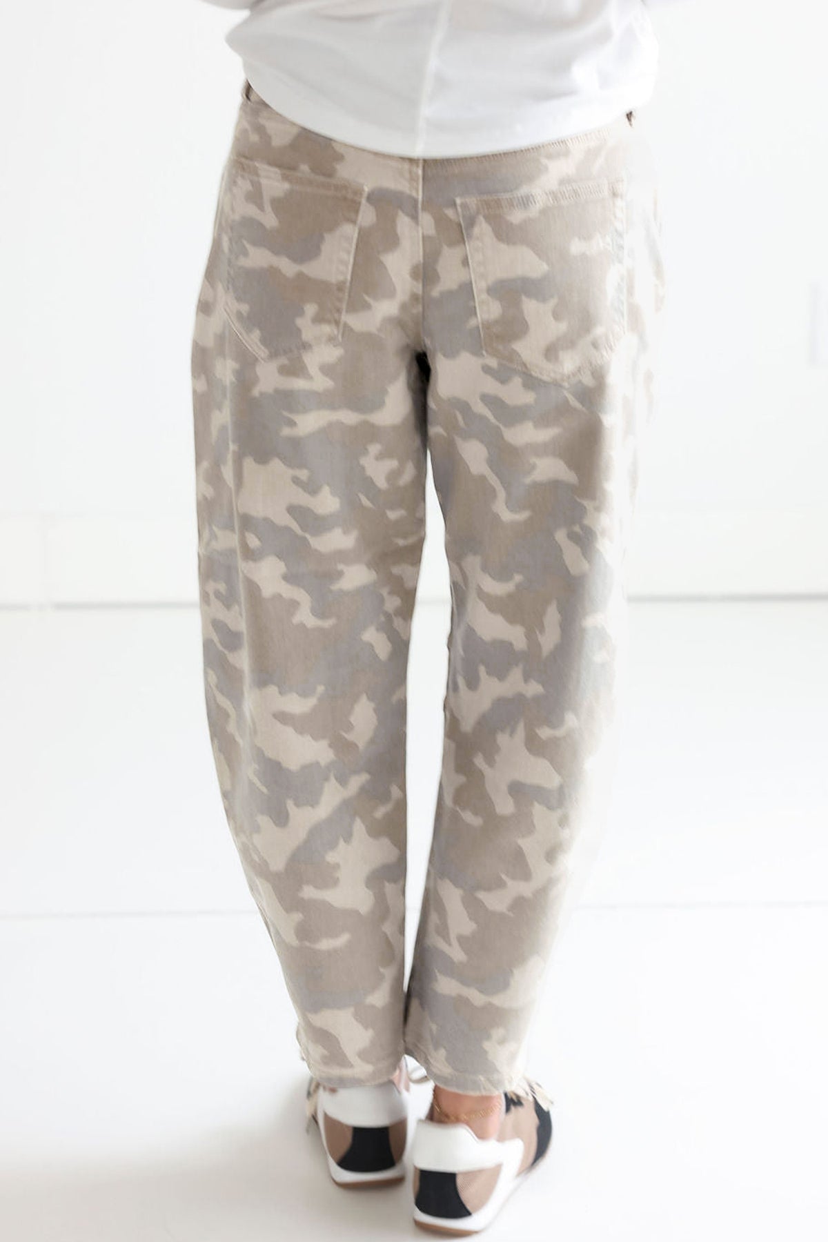 Khaki Camouflage Pattern Pocket Rivet Detail Ankle-Length Harem Fit Jeans