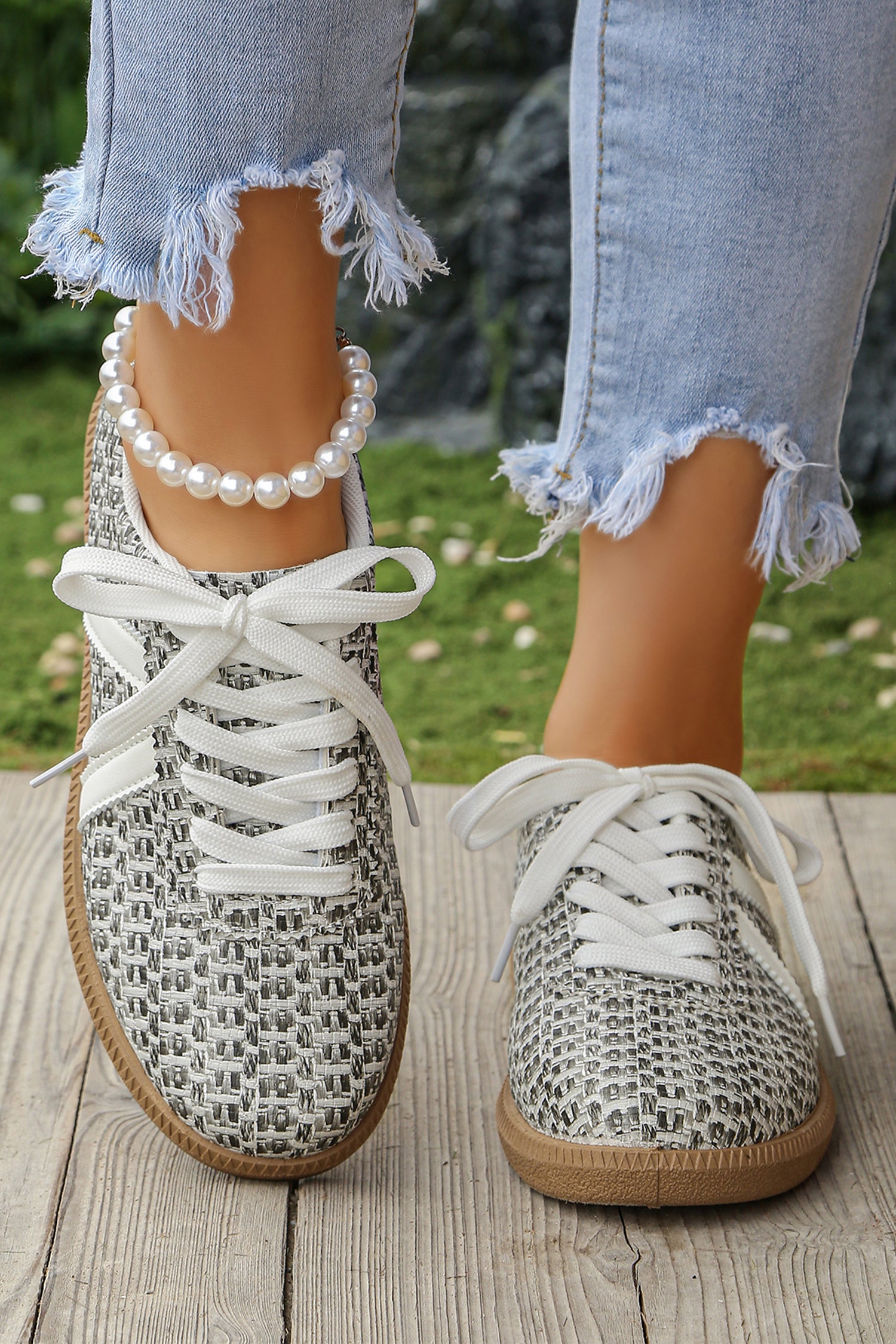 Color black Stylish Woven Lace Up Flat Shoes
