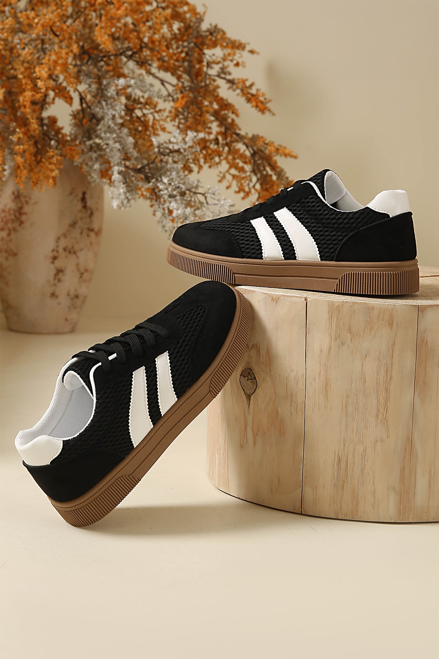 Color black Breathable Mesh Patchwork Lace Up Flat Shoes