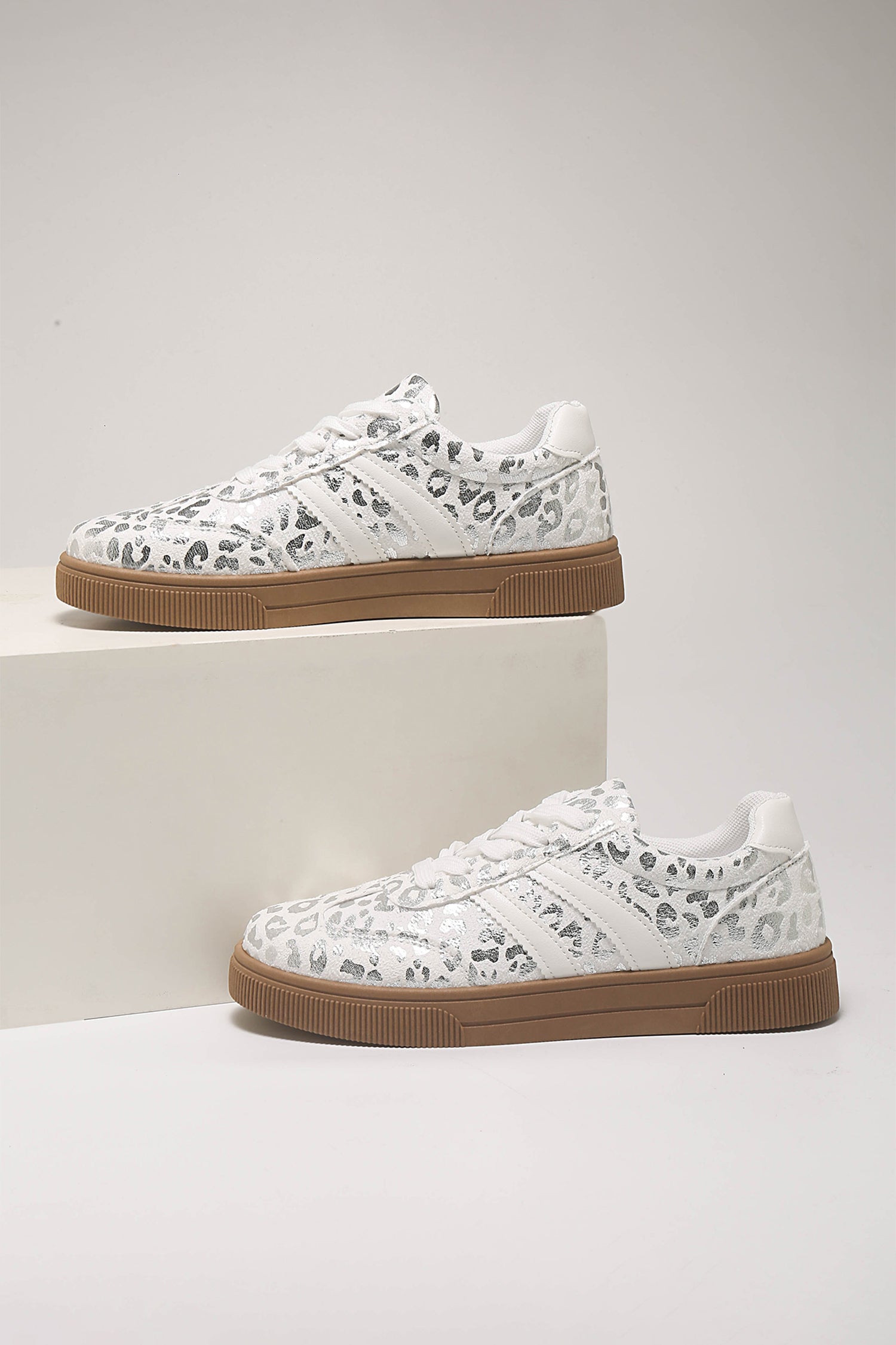 Silvery Metallic Leopard Print Lace Up Flat Shoes