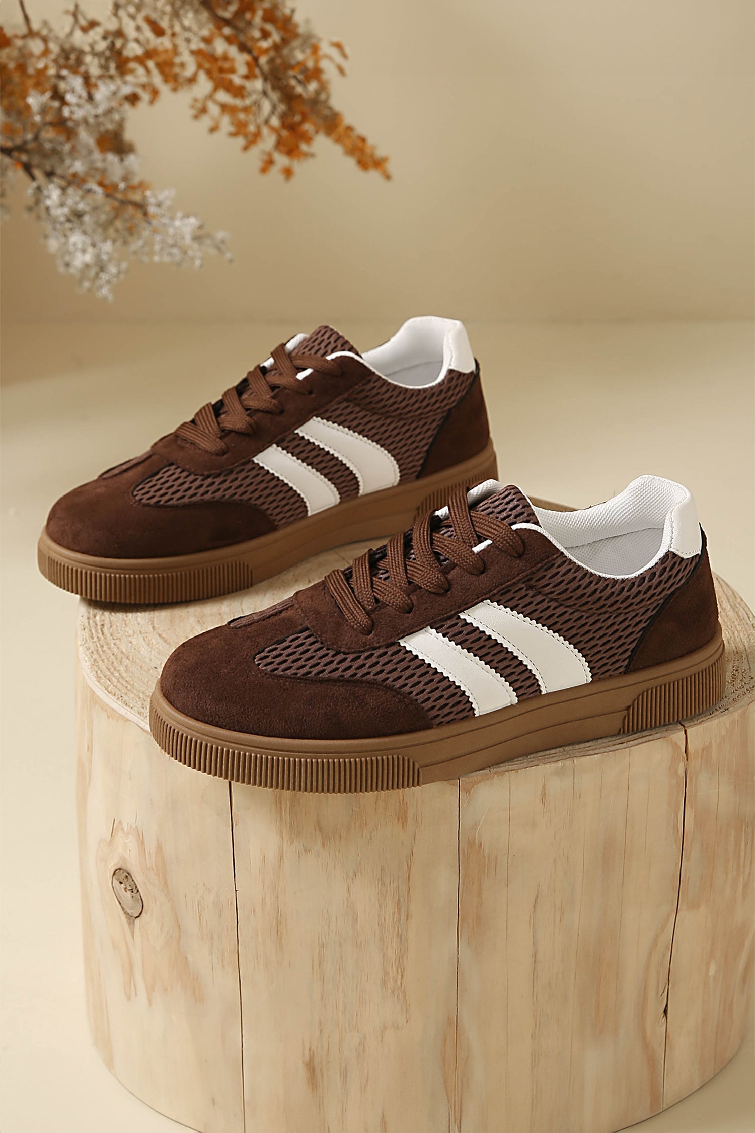 Brown Breathable Mesh Patchwork Lace Up Flat Shoes