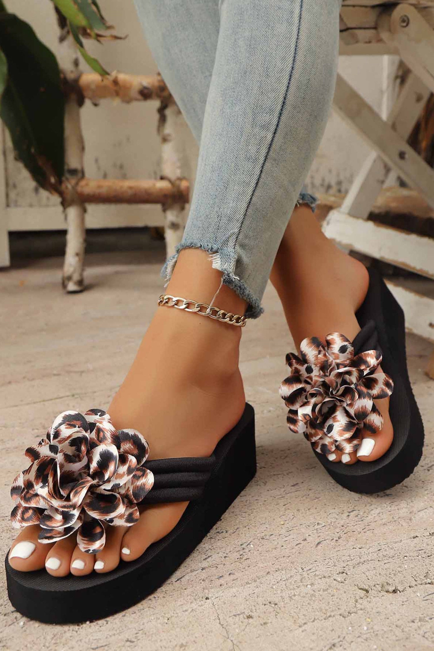 Black 3D Leopard Flower Lightweight EVA Platform Flip Flops