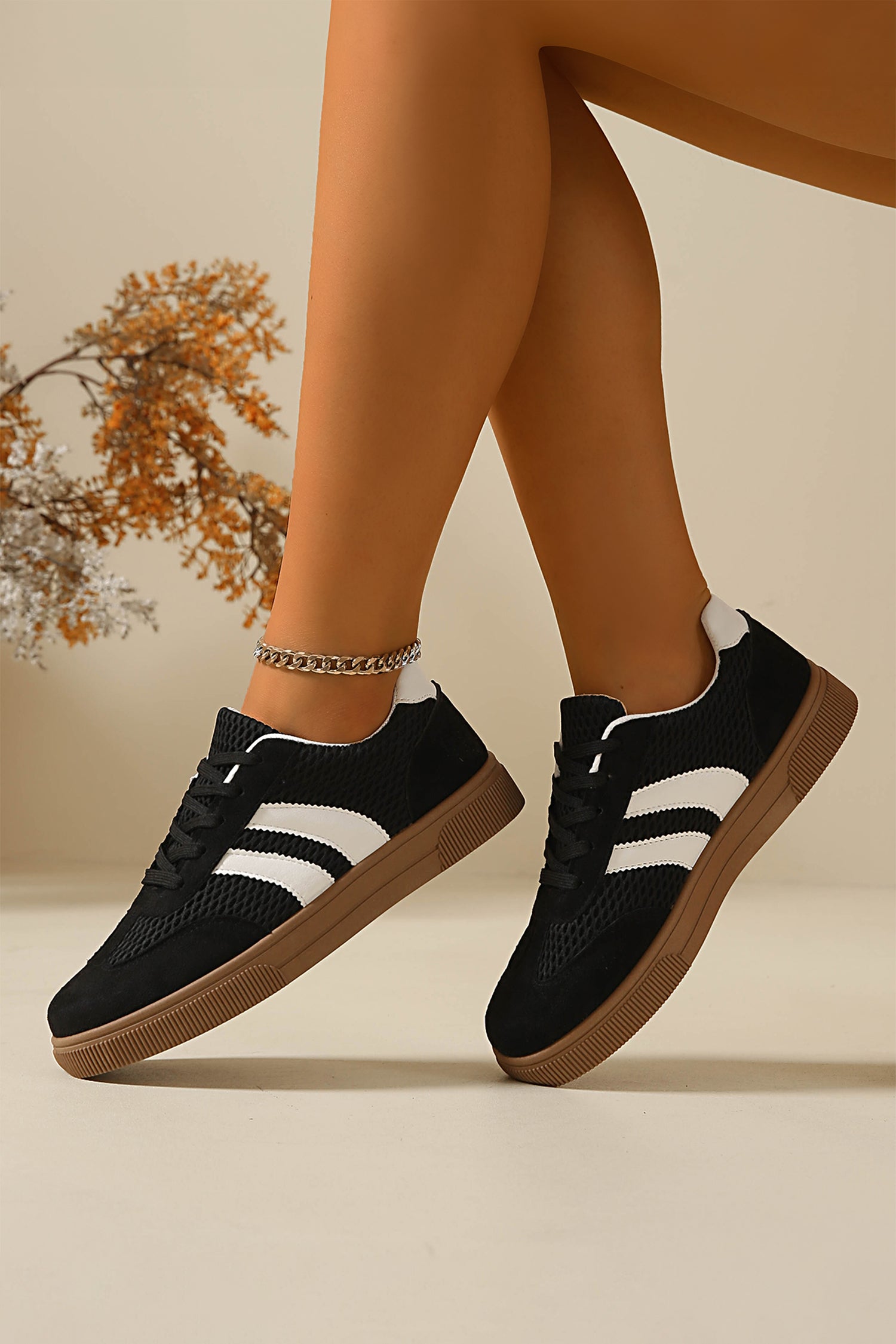 Color black Breathable Mesh Patchwork Lace Up Flat Shoes