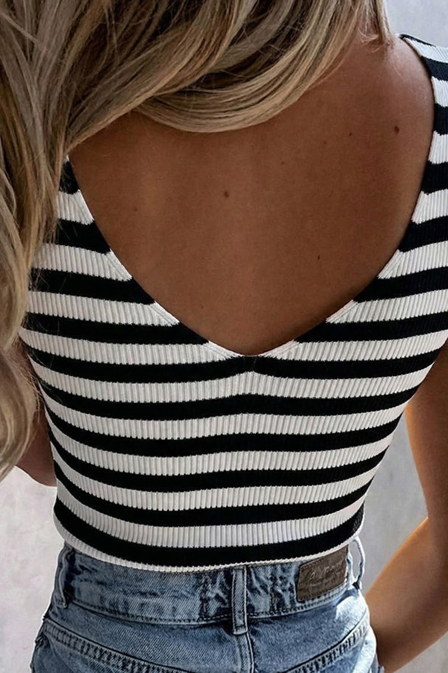 White Stripe V Neck Low-cut Back Rib Knitted Vest