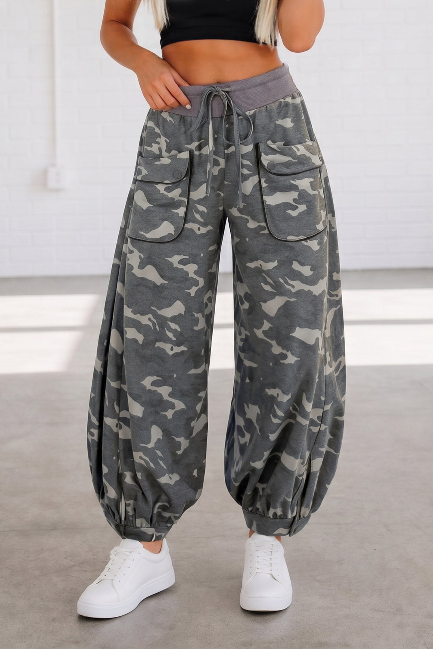 Multicolour Drawstring Contrast Waistband Camouflage Cargo Barrel Pants