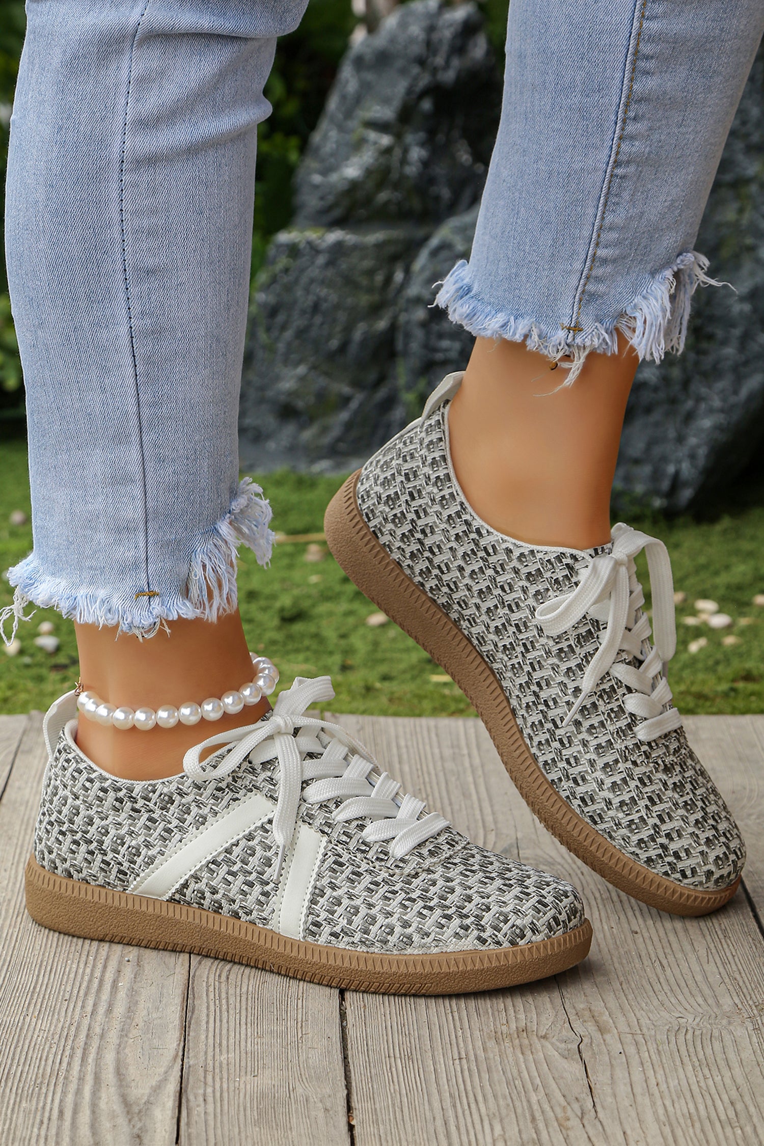 Color black Stylish Woven Lace Up Flat Shoes