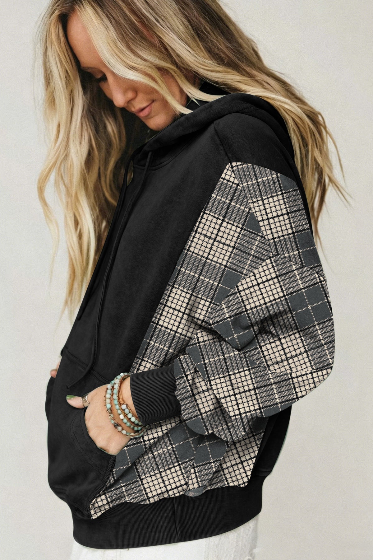 Black Plaid Sleeve Drawstring Pocket Hooded Sweatshirt