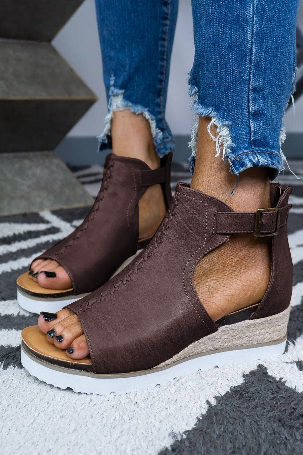 Casual PU Cutout Buckle Strap Platform Sandals