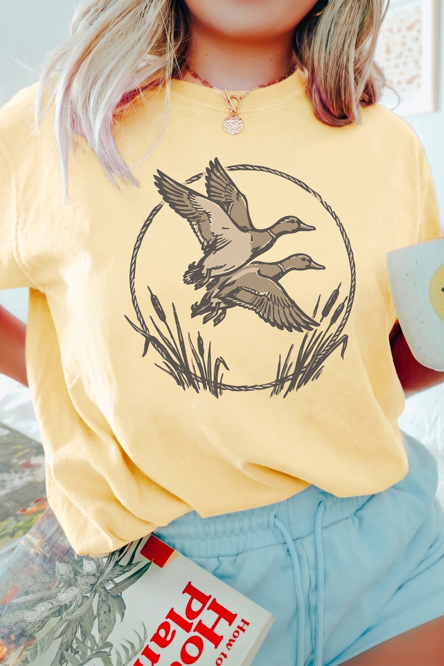 Yellow Cream Retro Western Mallard Print Duck Graphic T Shirt