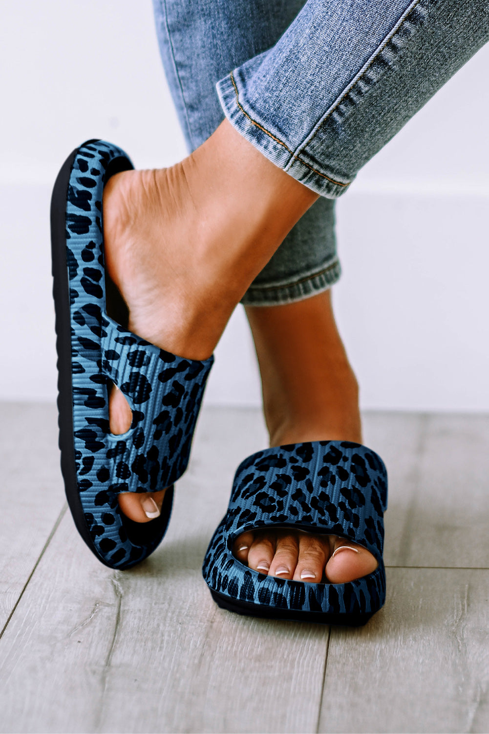 Blue Leopard Print Thick Sole Slip On Slippers