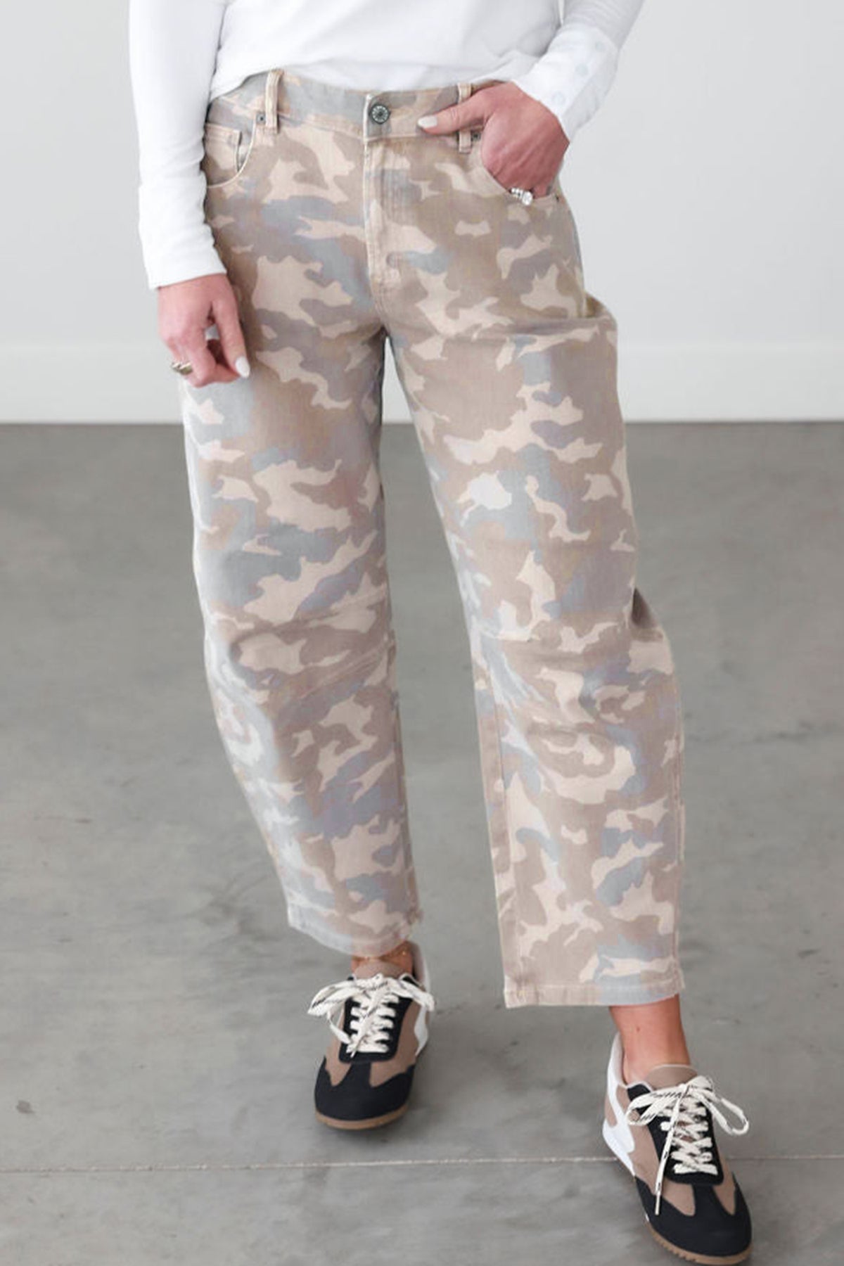 Khaki Camouflage Pattern Pocket Rivet Detail Ankle-Length Harem Fit Jeans