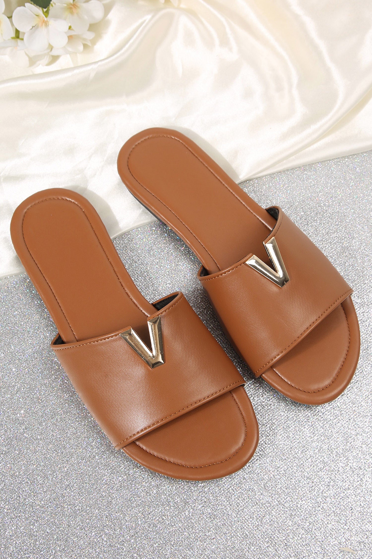 Camel V Shape Metal Decor PU Leather Flat Slippers