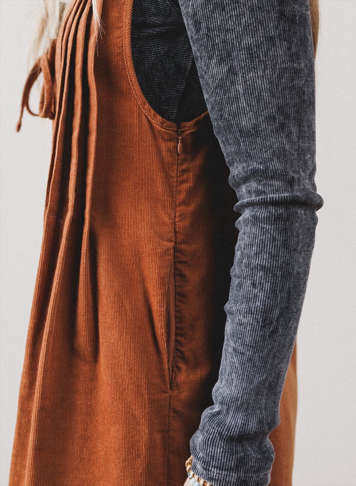 Cinnamon Solid Color Tie V Neck Sleeveless Corduroy Romper