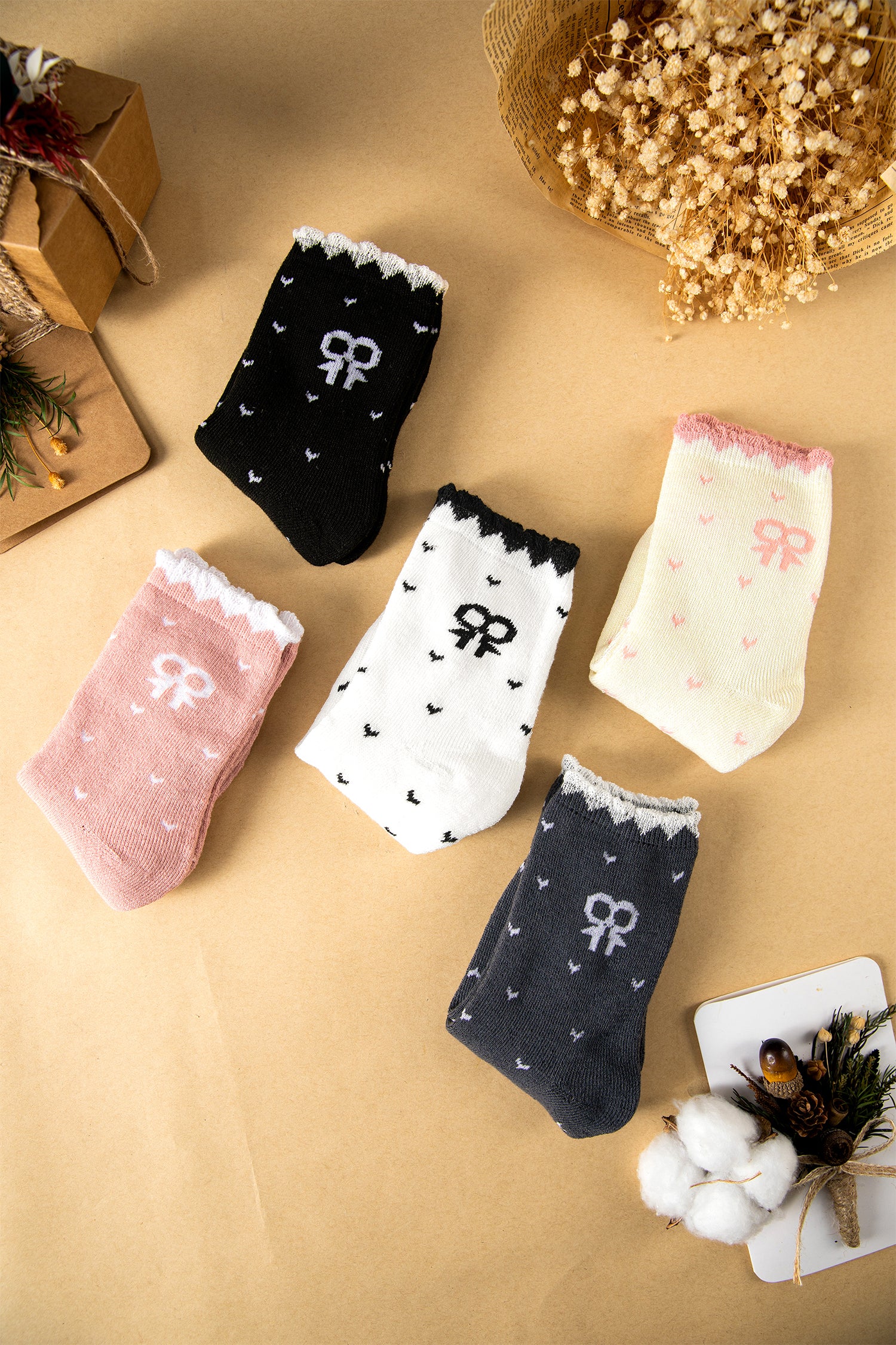 White 5 Pairs Cute Bow Tiny Hearts Printed Crew Socks