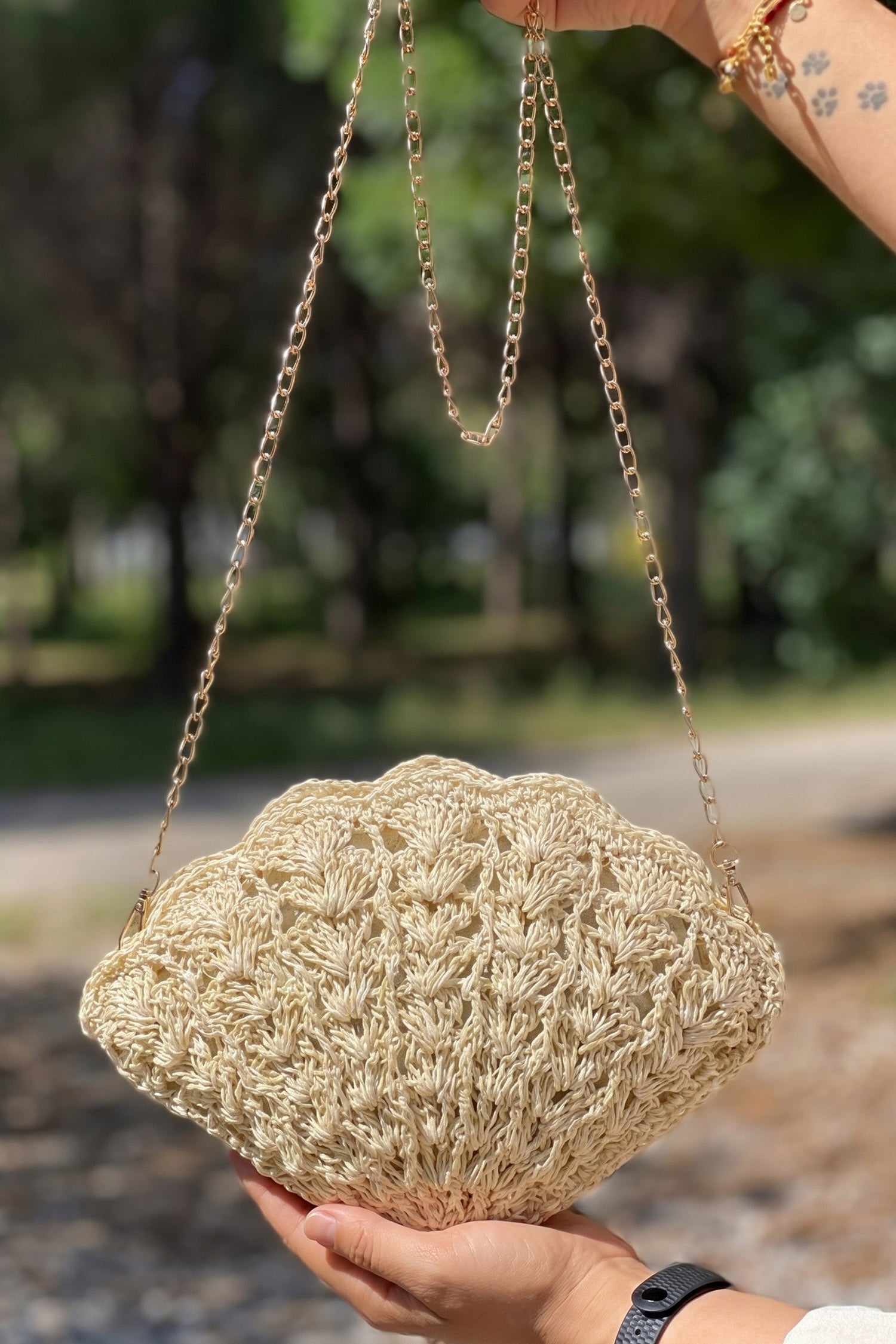 White Crochet Straw Beach Vacation Shell Shape Chain Strap Bag