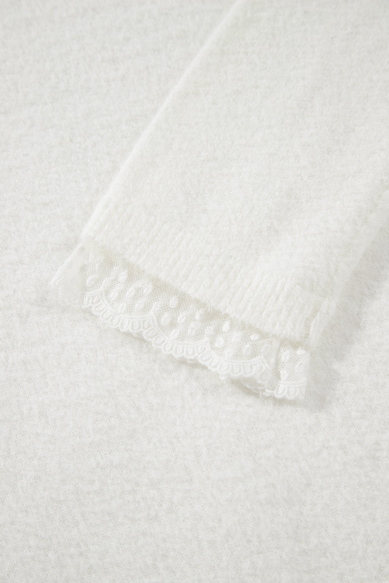 White Lace Trim Neck Cuff Patchwork Long Sleeve Pullover Sweater