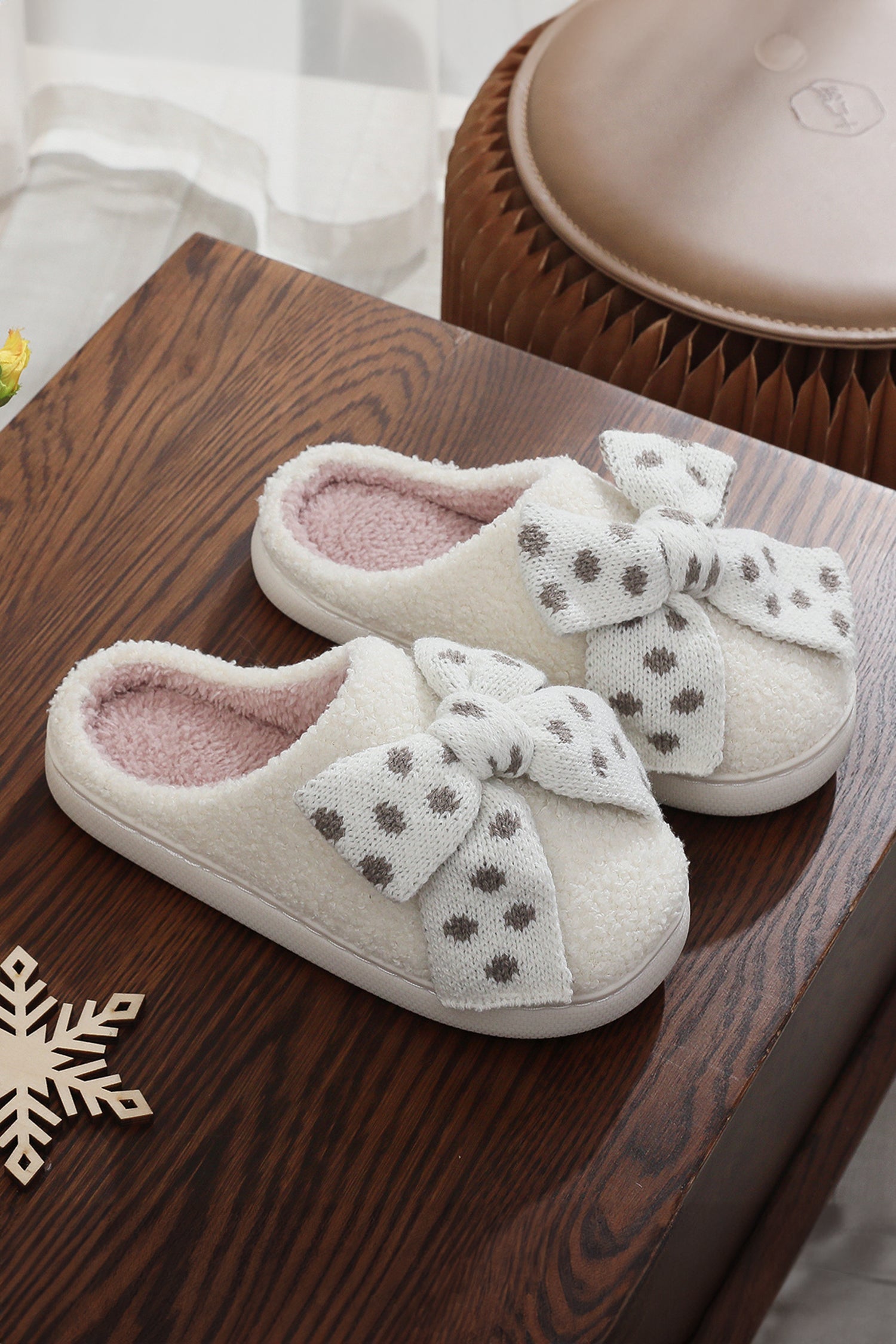 White Polka Dot Knit Bow Decor Plush Color Block Slippers
