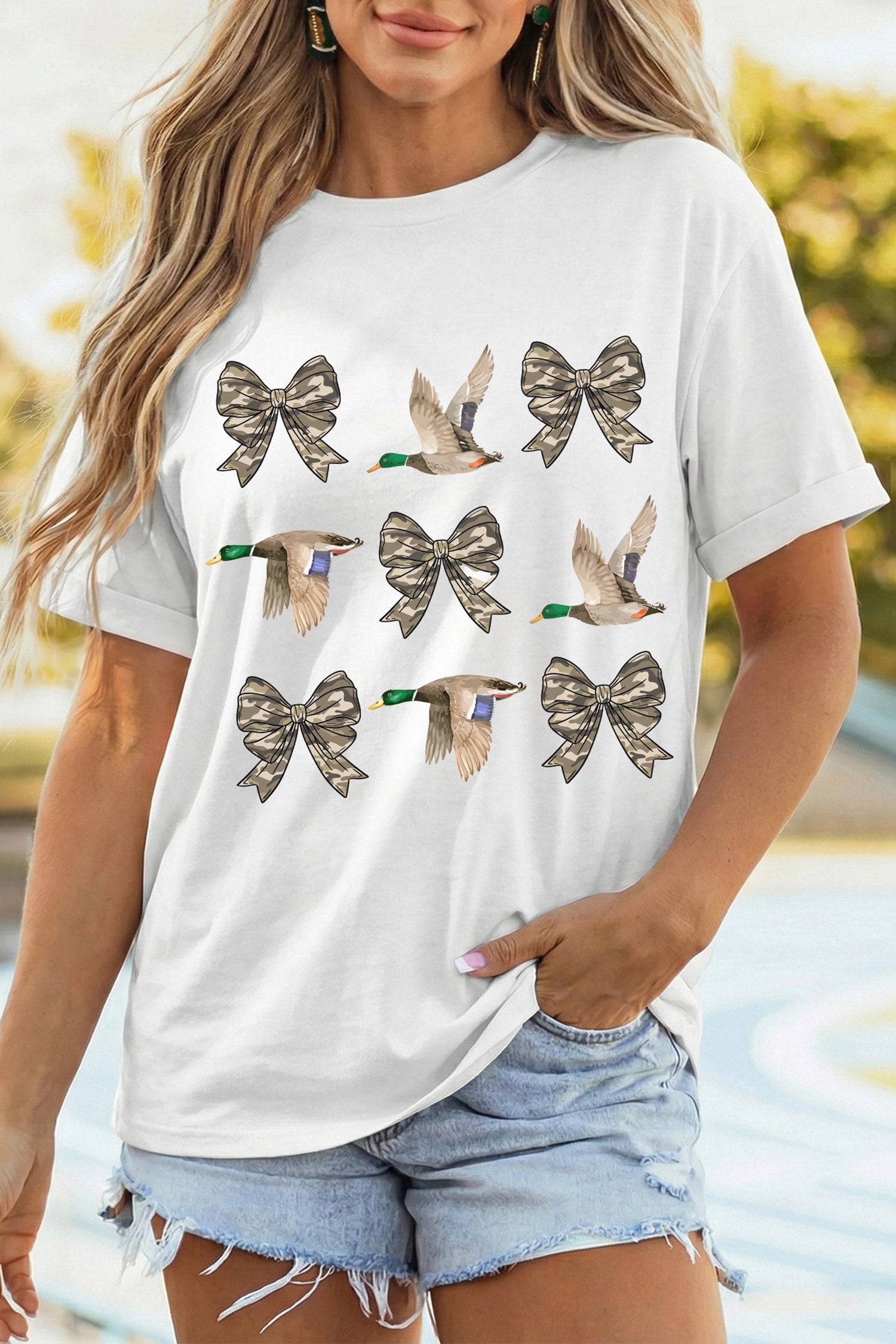 White Camo Bow & Duck Graphic Print Crew Neck T-shirt