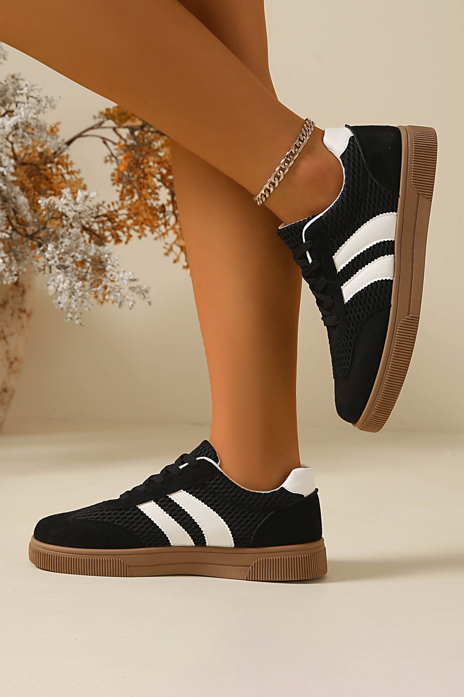 Color black Breathable Mesh Patchwork Lace Up Flat Shoes