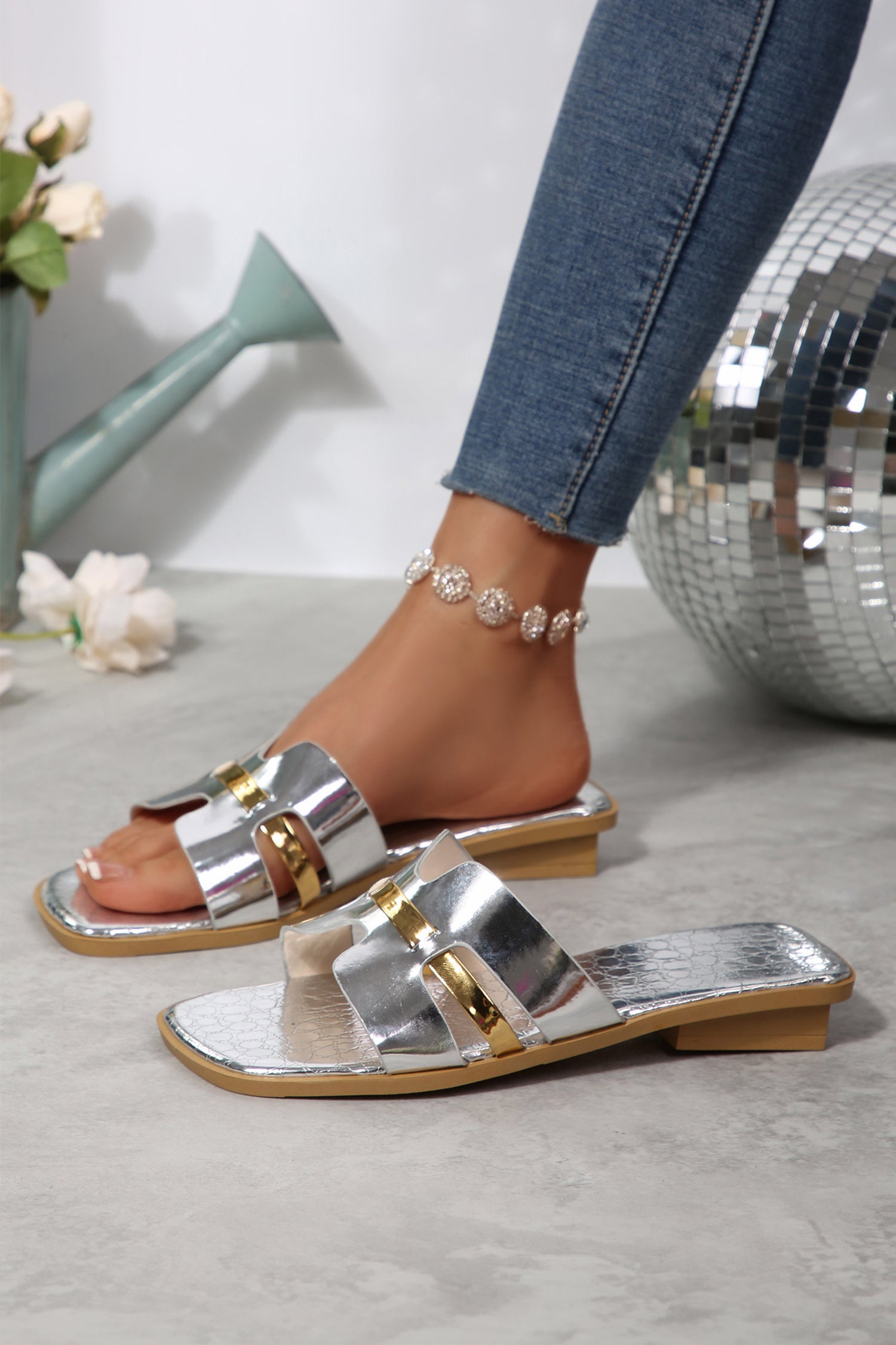 Silvery Sleek PU Leather Retro Square Toe Slippers