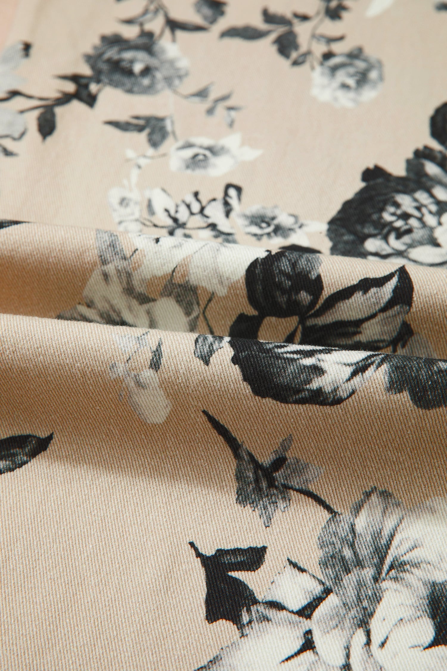 Beige Retro Floral Print Turn-up Cuffed Hem Loose Jeans