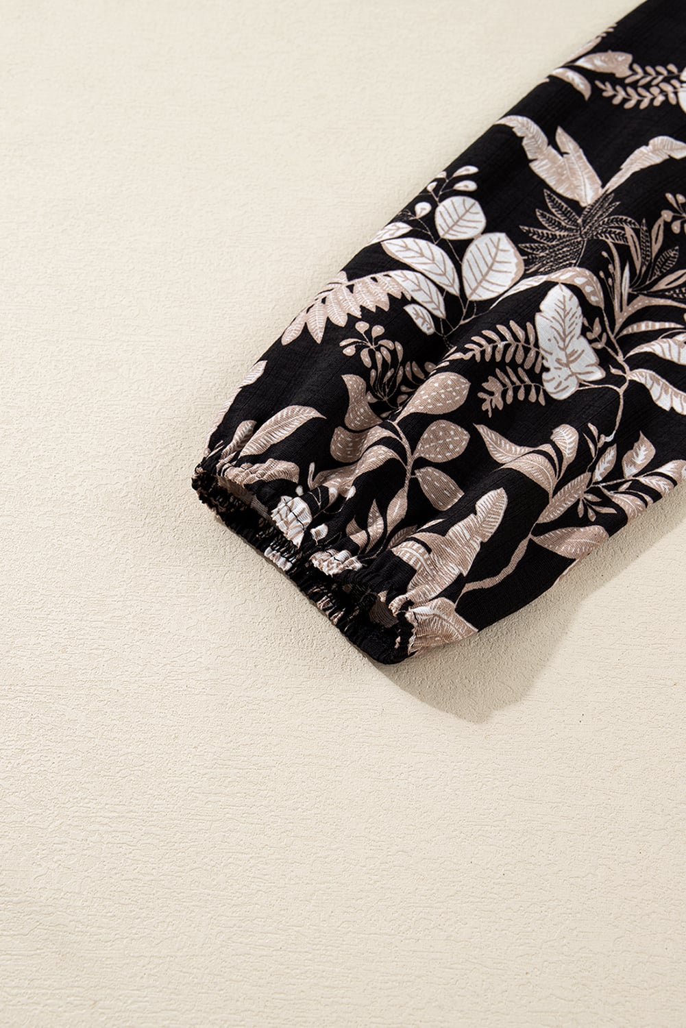 Black 3/4 Sleeve Botanical Print Split Neck Loose Mini Dress