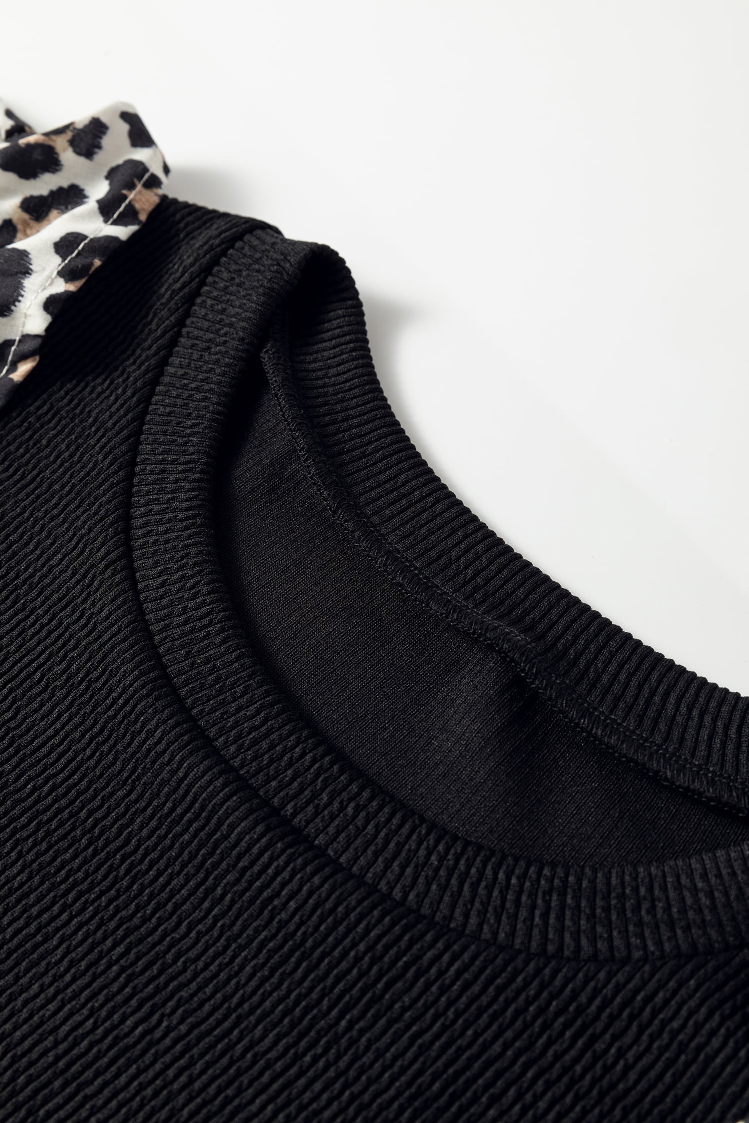 Black Contrast Leopard Ruffled Short Sleeve Ribbed Knit Top