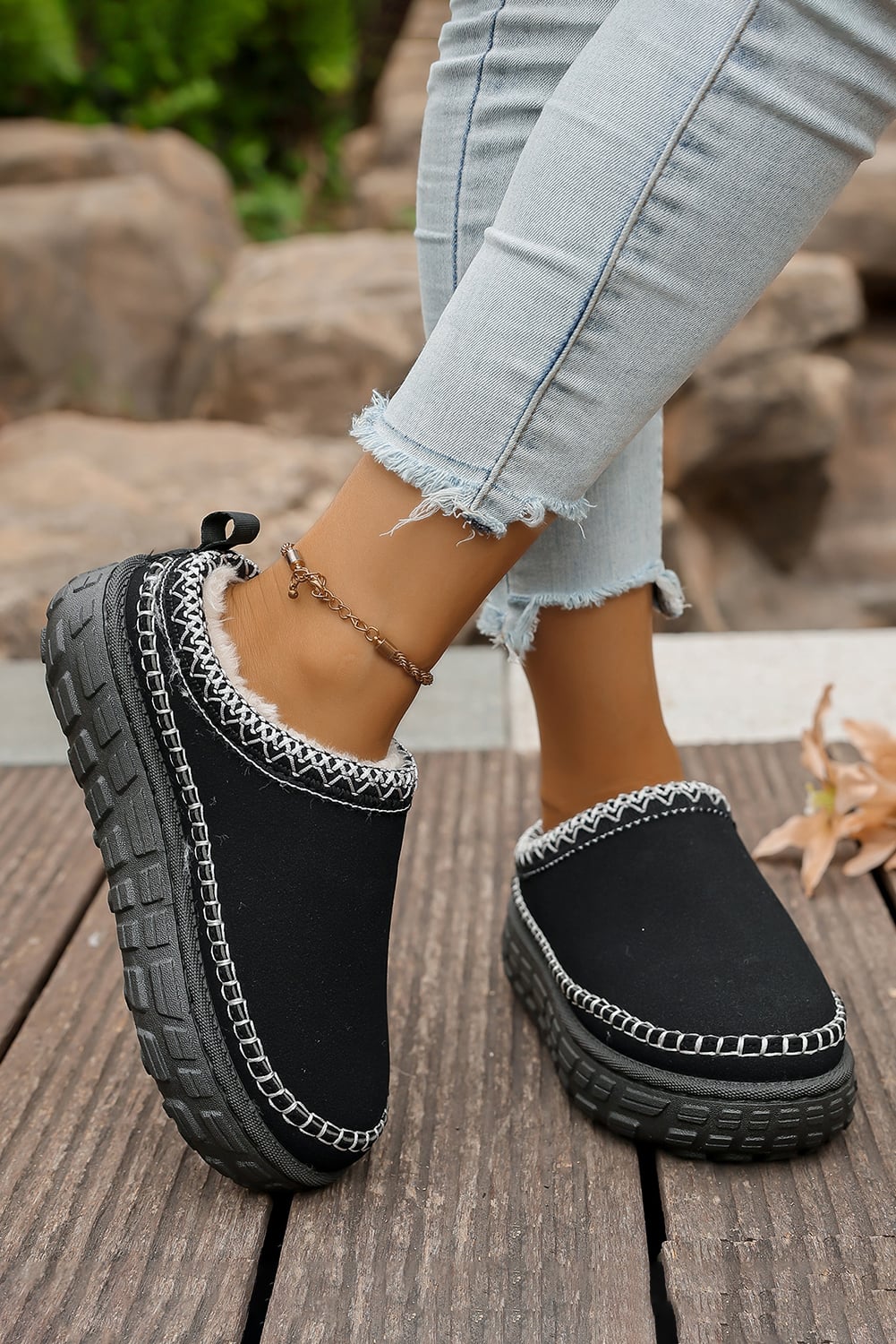 Black Faux Suede Woven Trim Plush Lining Platform Slippers