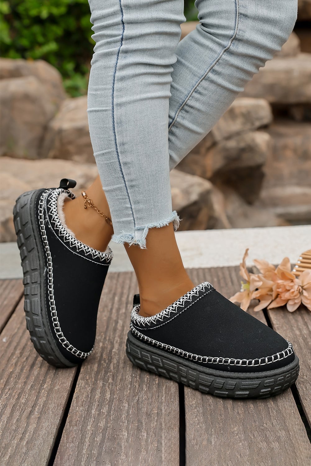 Black Faux Suede Woven Trim Plush Lining Platform Slippers