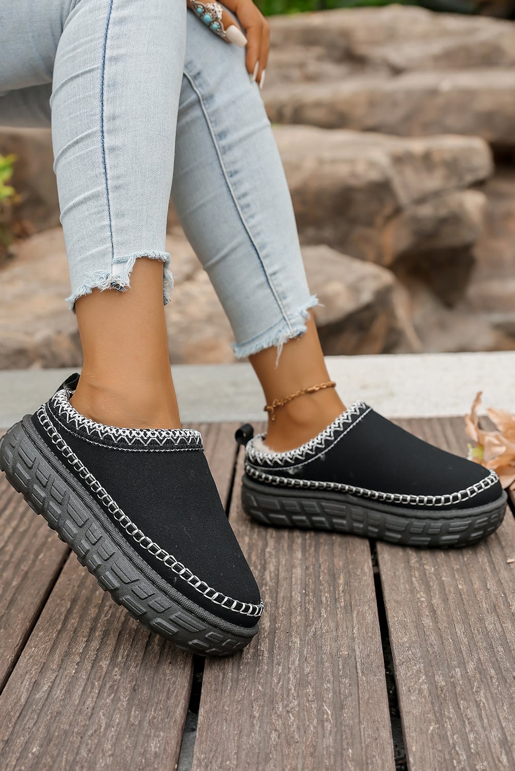 Black Faux Suede Woven Trim Plush Lining Platform Slippers