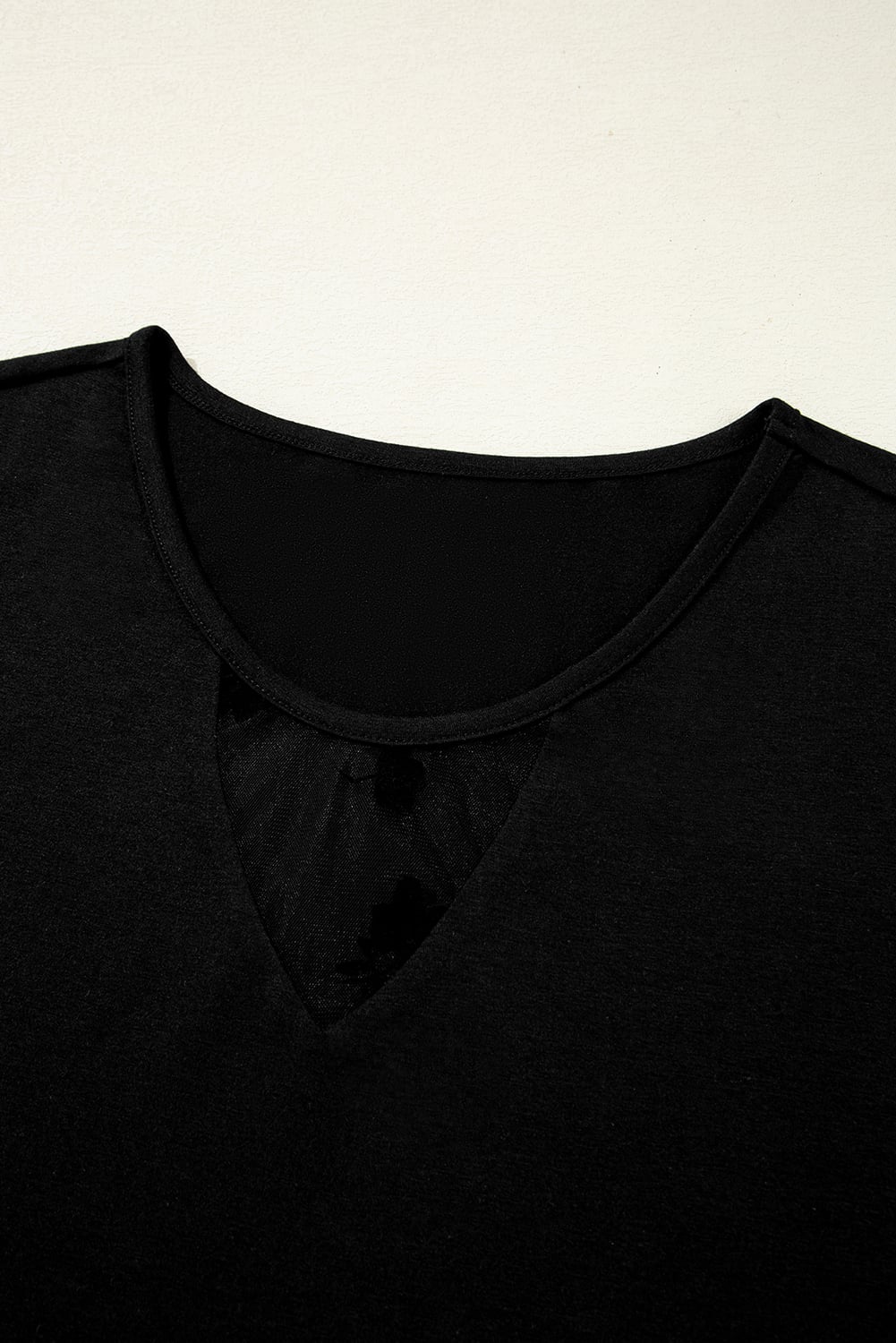 Black Floral Mesh Patchwork Loose V Neck Plus Size T Shirt