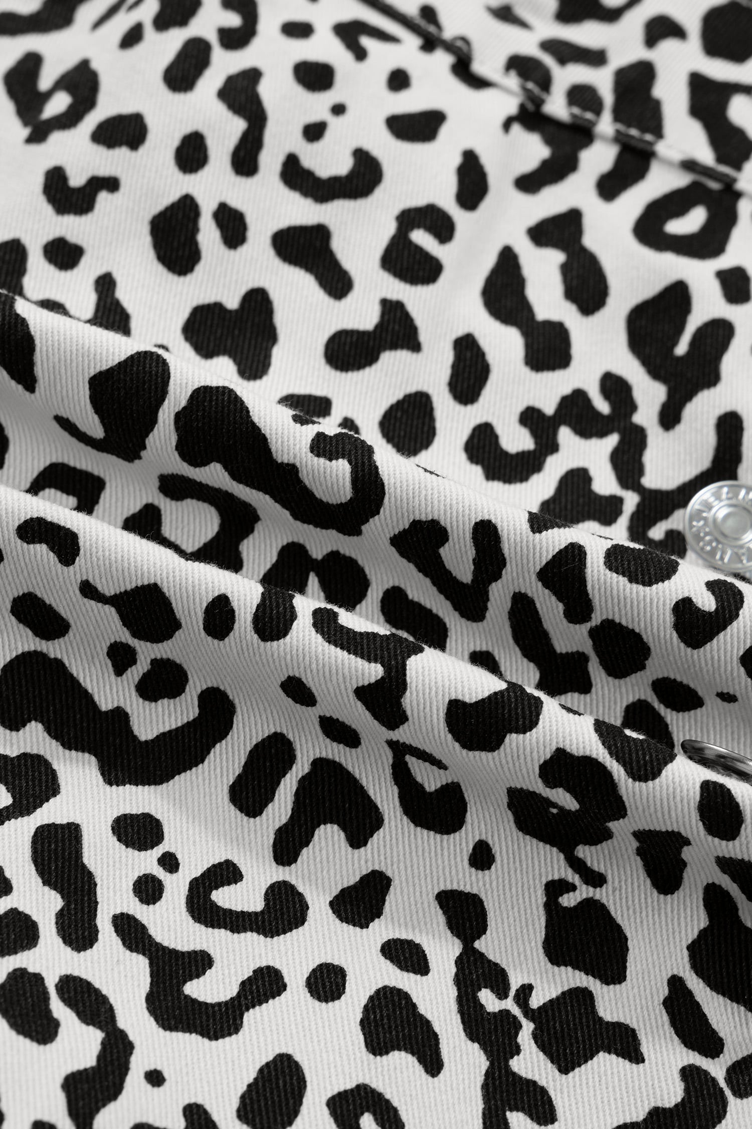Black Leopard Print Button Overlap Denim Shorts