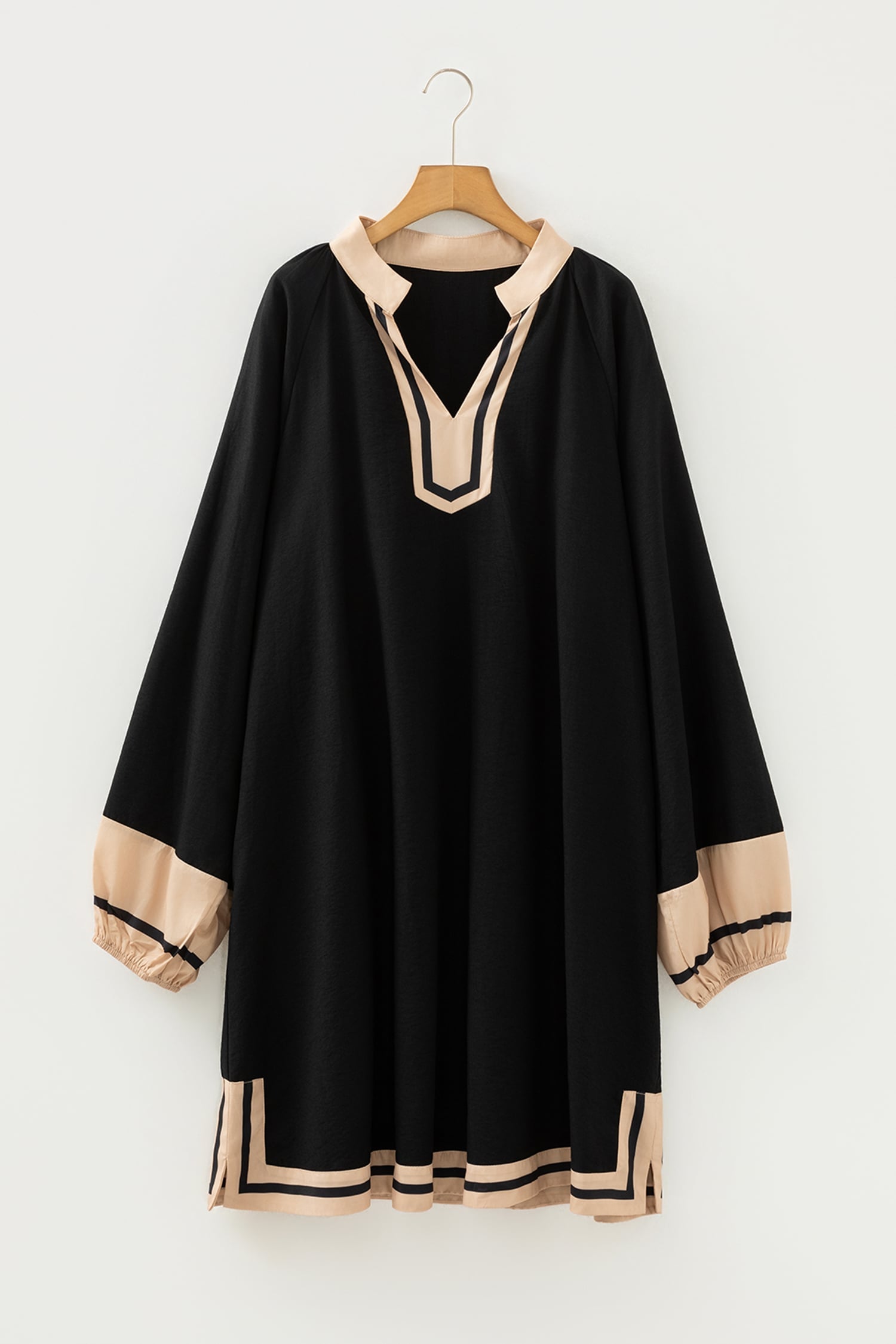 Black Plus Size Color Block Striped Trim V Neck Long Sleeve Shift Mini Dress