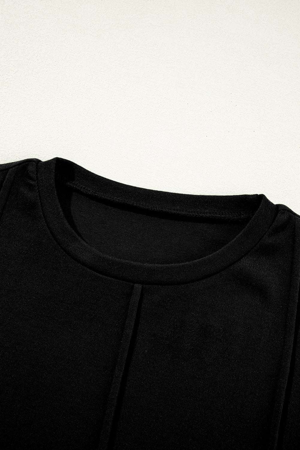 Black Solid Exposed Seam Crew Neck Long Sleeve Top