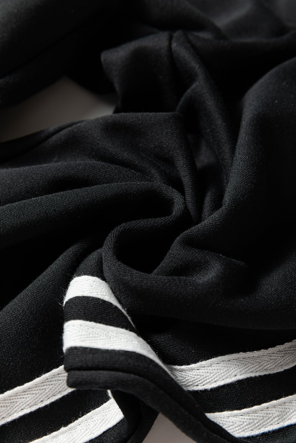 Black Varsity Striped Detail Crewneck Pullover Elastic Sweatpants 2pcs Outfit