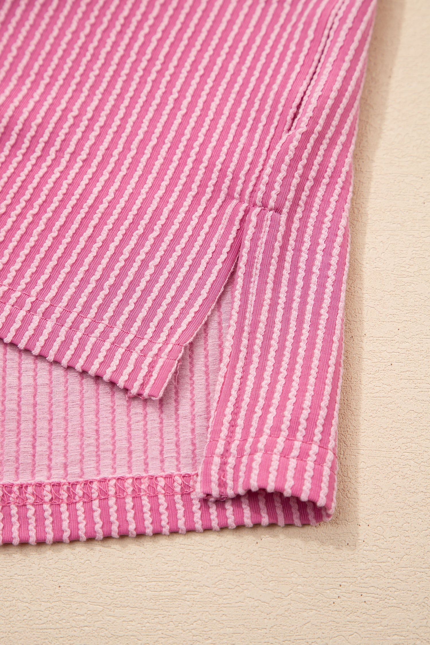 Bonbon Textured Knit Exposed Stitching T-shirt