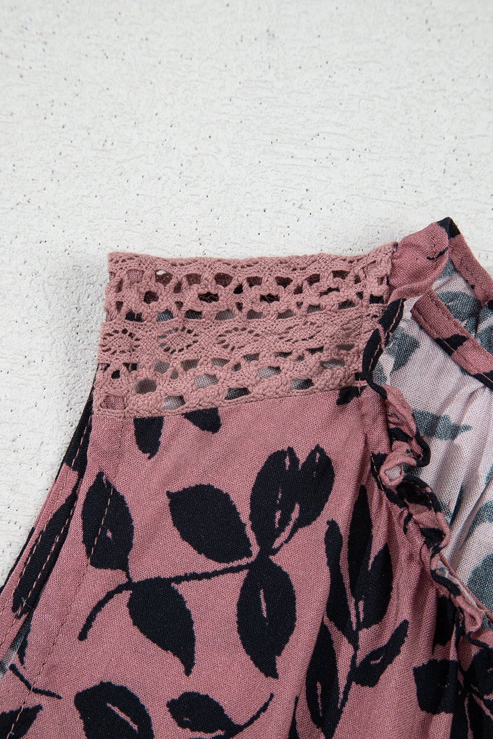 Brown Leaf Print Lace-up V Neck Crinckled Tank Top