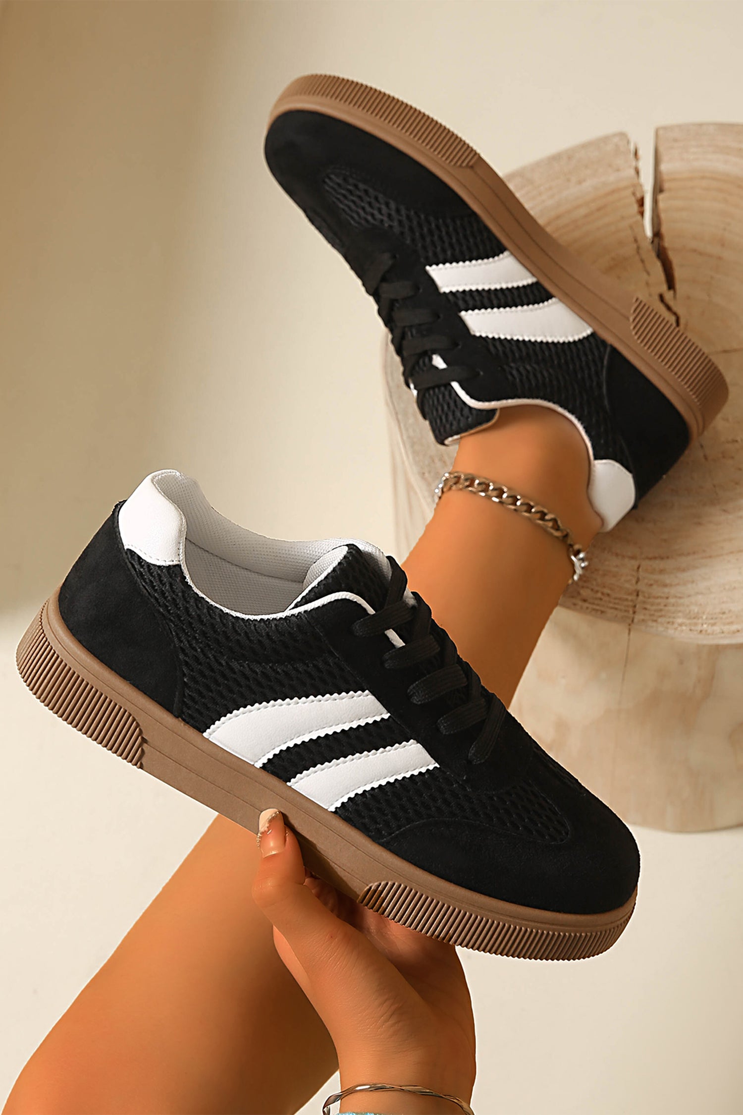 Color black Breathable Mesh Patchwork Lace Up Flat Shoes