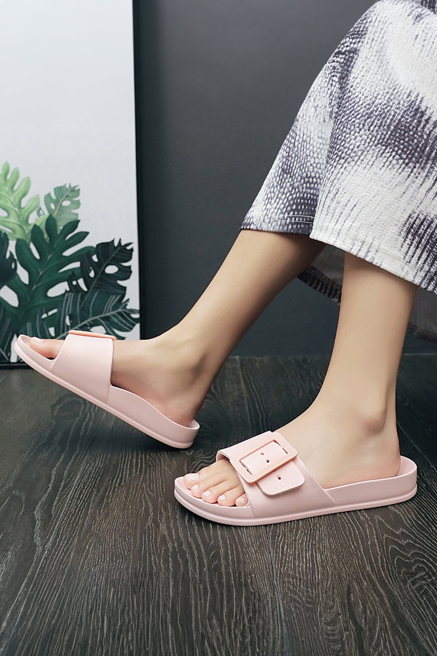 Light Pink Retro Buckle Open Toe Casual Slippers