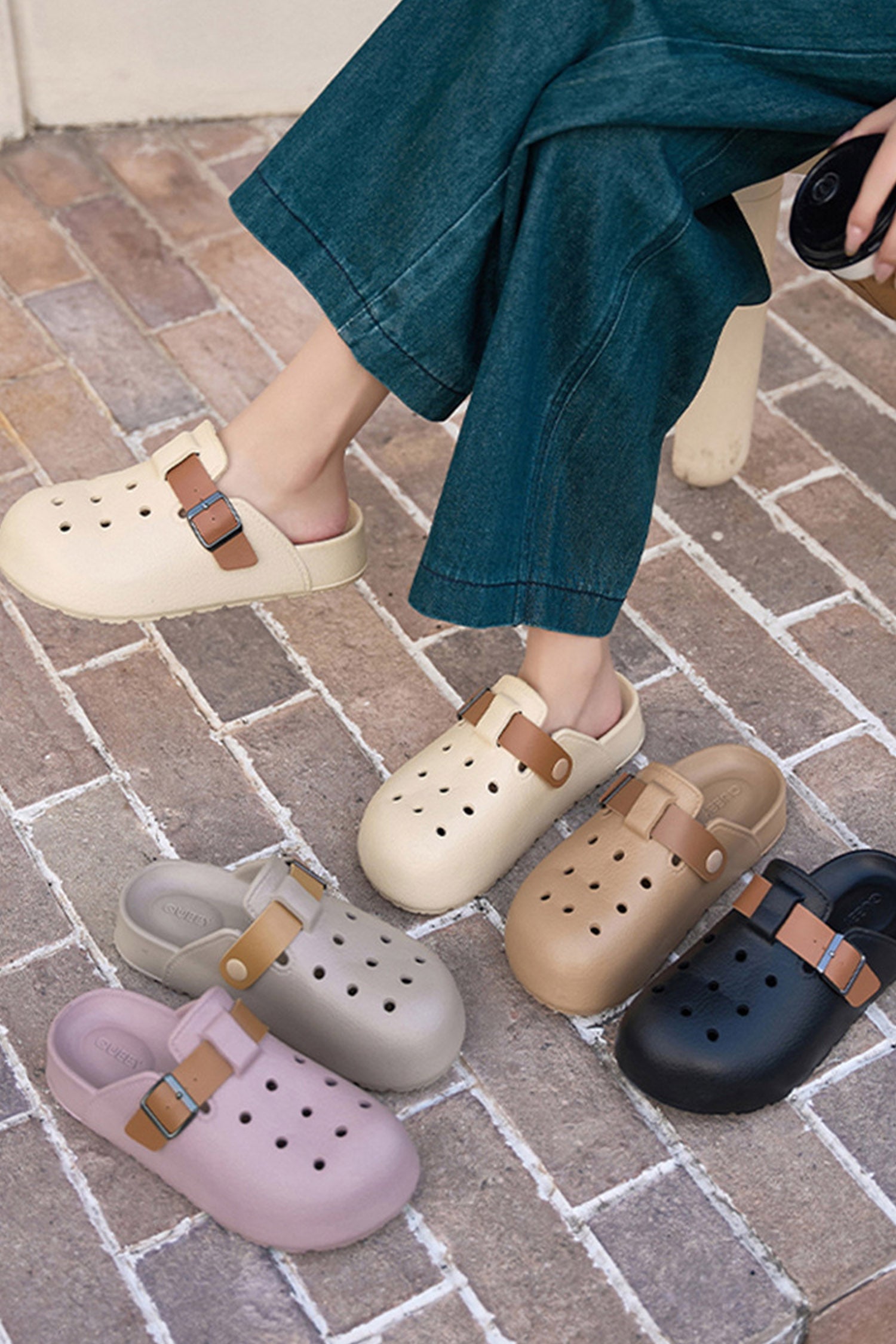 White Lightweight EVA Hollow Out Casual Round Toe Clogs