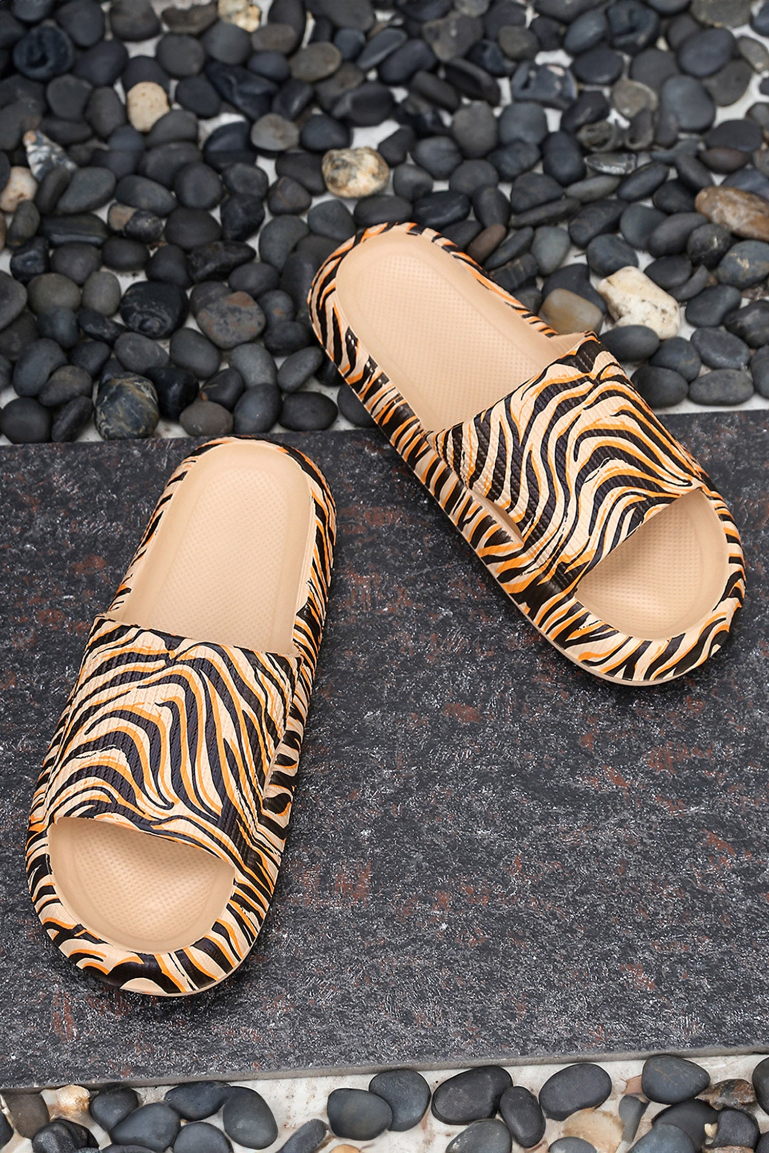 honey gold Tiger Print Hollow Out Detail Casual Slippers